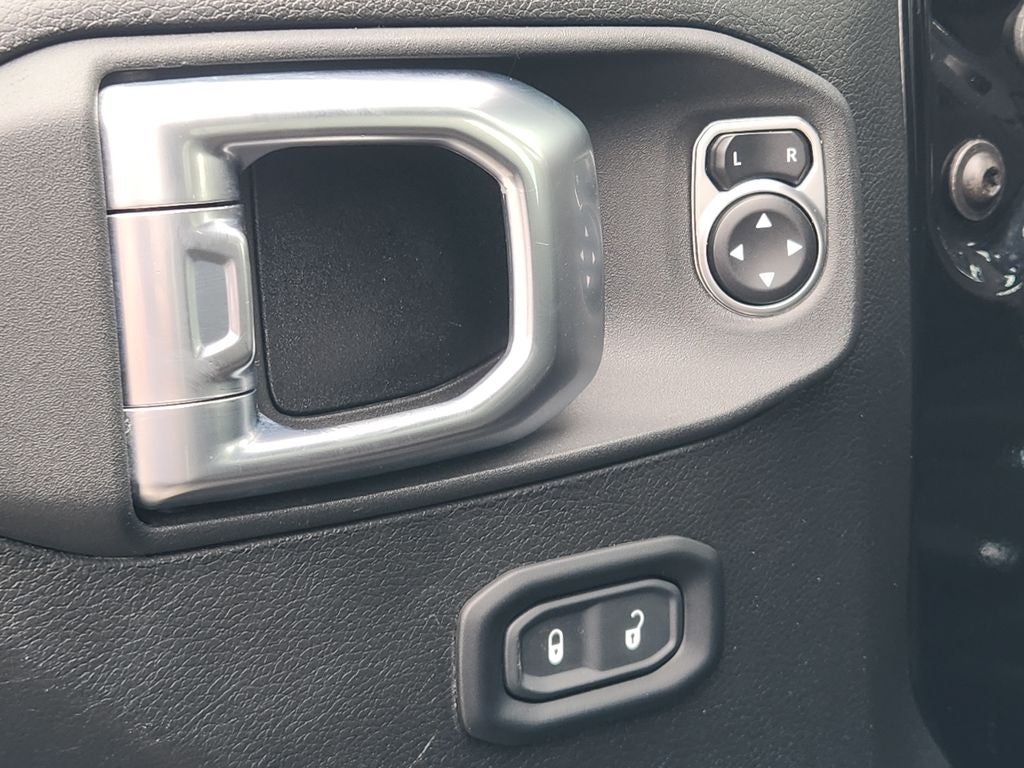 2023 Jeep Wrangler 4-Door Rubicon - Photo 17