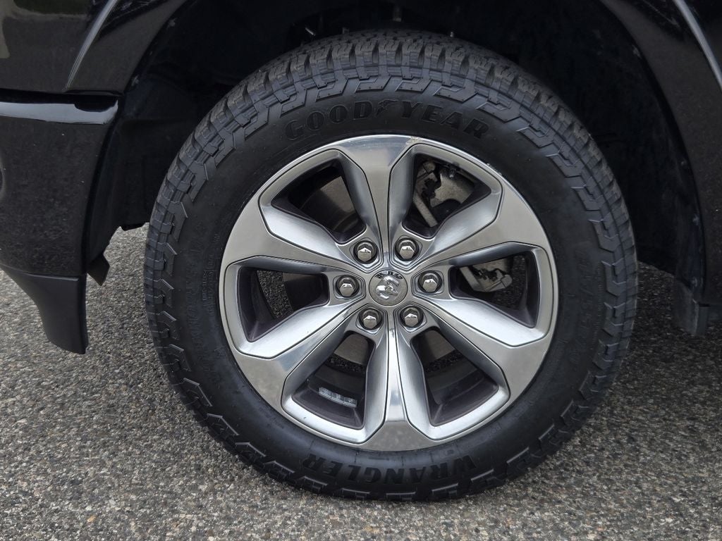 2021 RAM 1500 Limited Crew Cab 4x4 5'7" Box