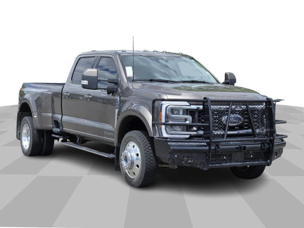 2023 Ford F-450 Lariat 4x4 Crew Cab 8' Box DRW's photo