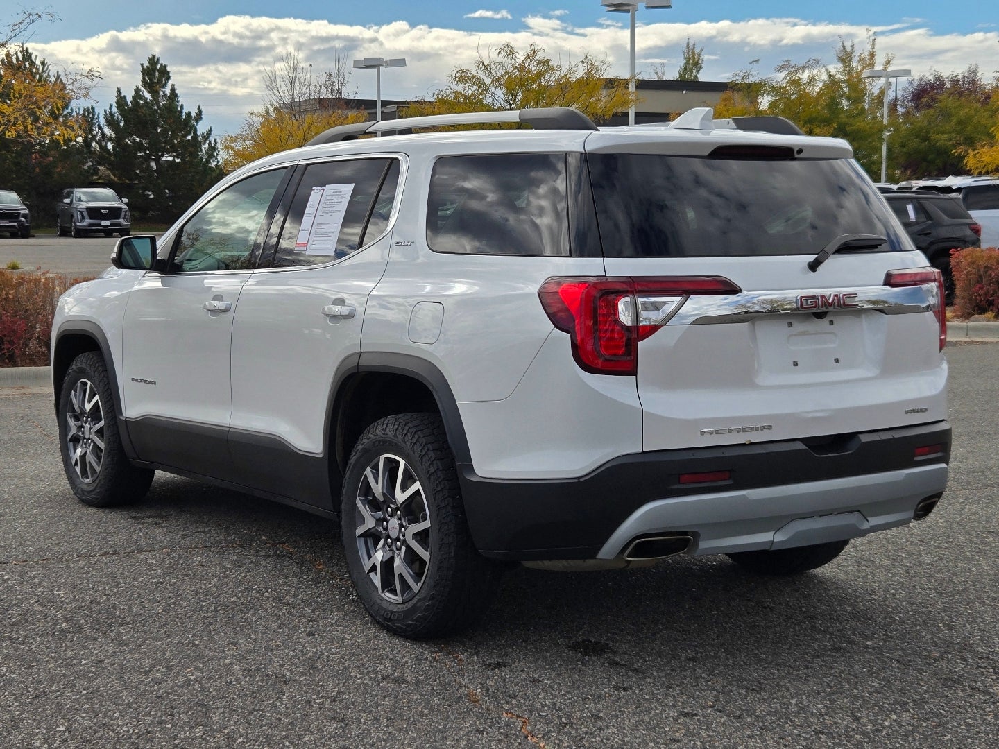 2023 GMC Acadia SLT