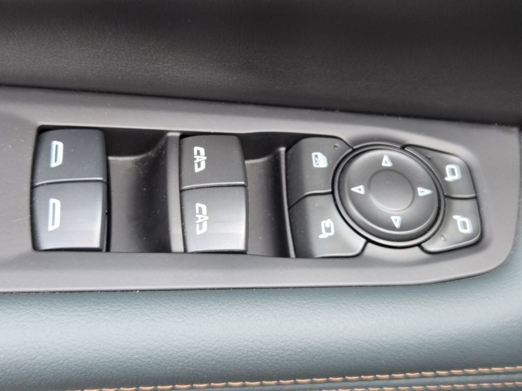 2025 GMC Yukon XL AT4