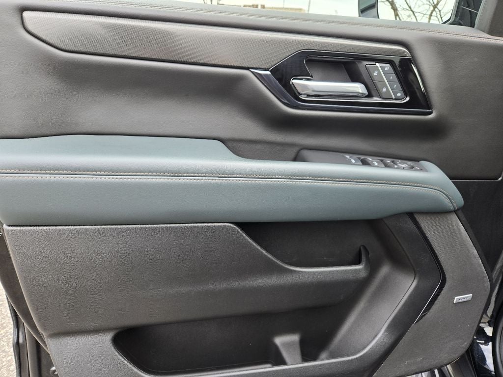 2025 GMC Yukon XL AT4