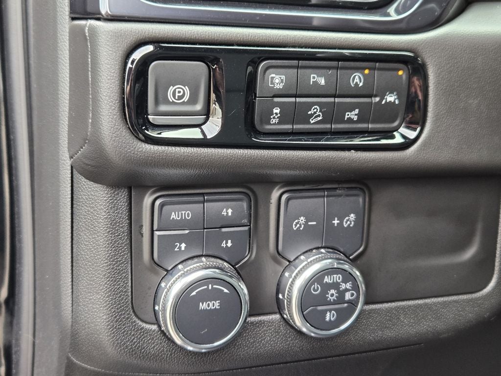 2025 GMC Yukon XL AT4