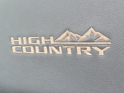2022 Chevrolet Suburban High Country