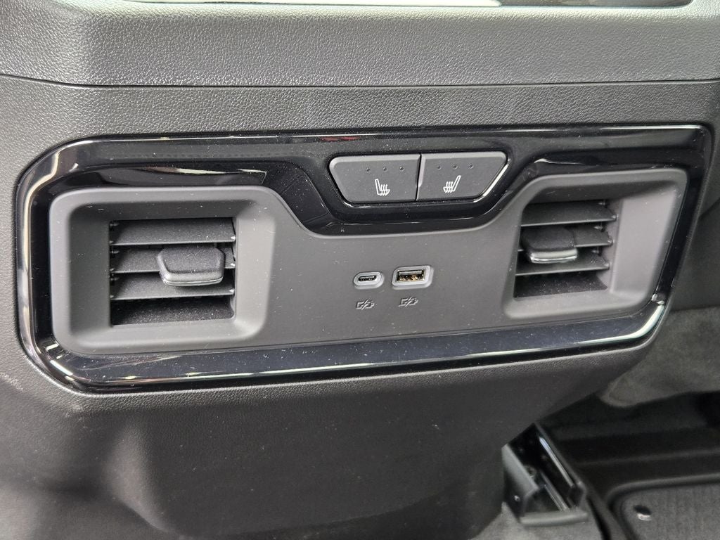 2025 GMC Sierra 3500 HD AT4