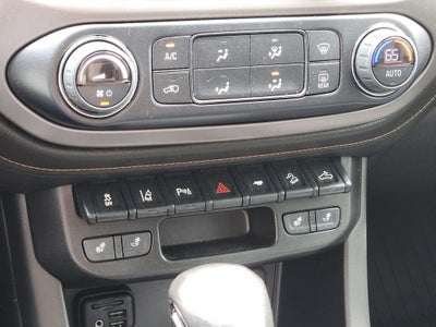 2022 GMC Canyon 4WD AT4 w/Leather
