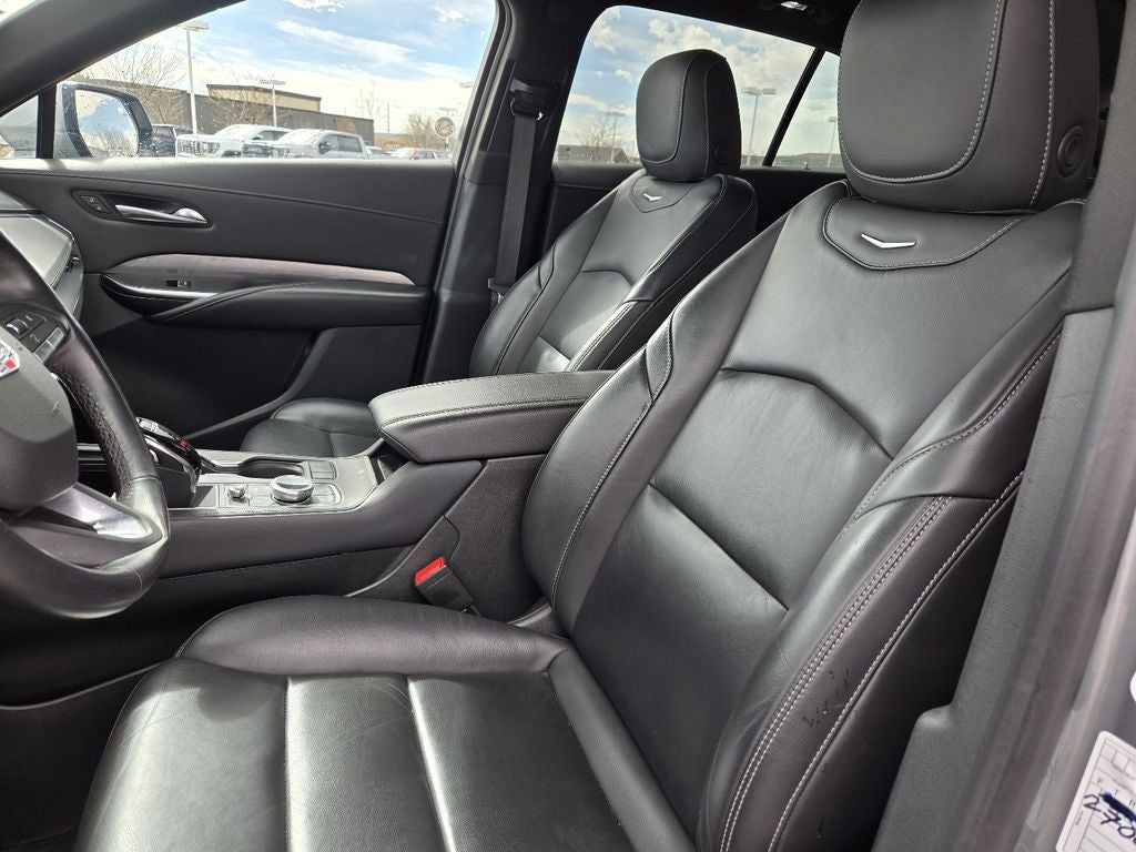 2024 Cadillac XT4 Premium Luxury