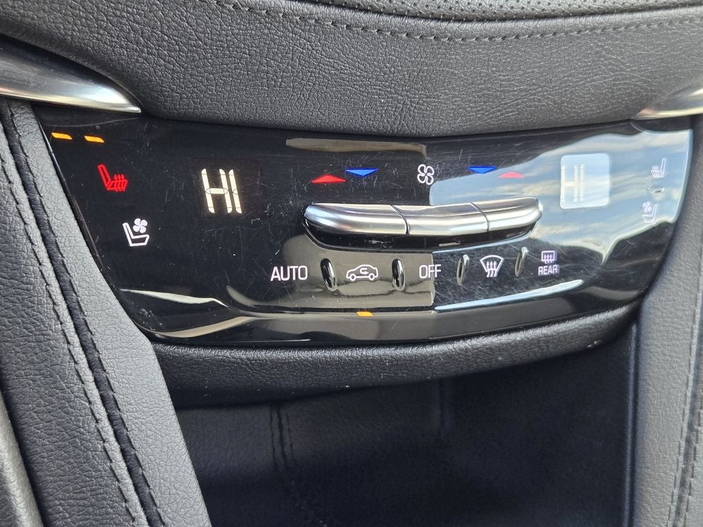 2022 Cadillac XT5 Sport