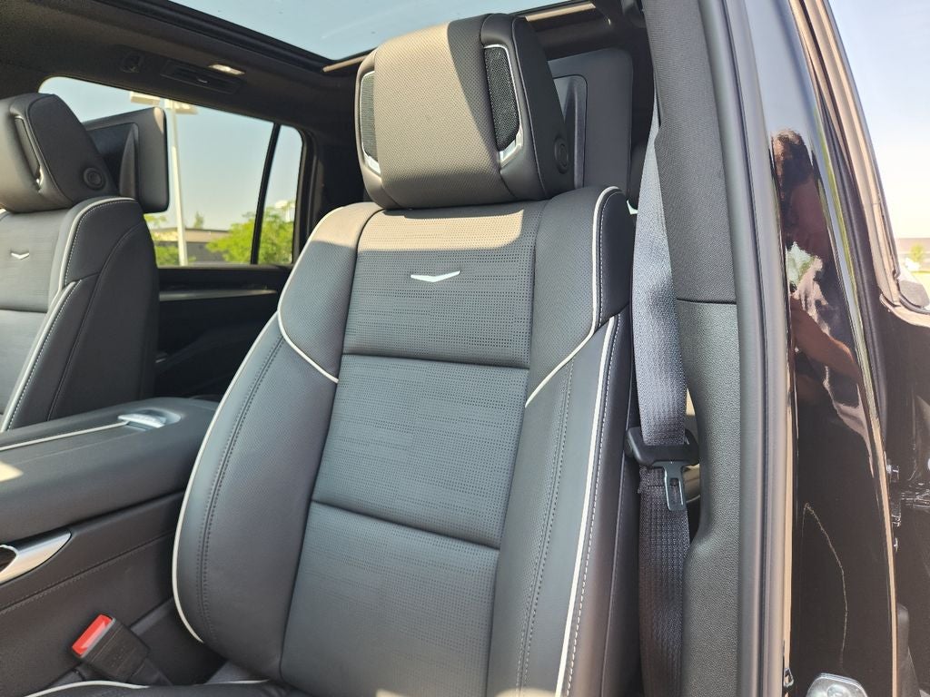 2026 Cadillac Escalade ESV Luxury