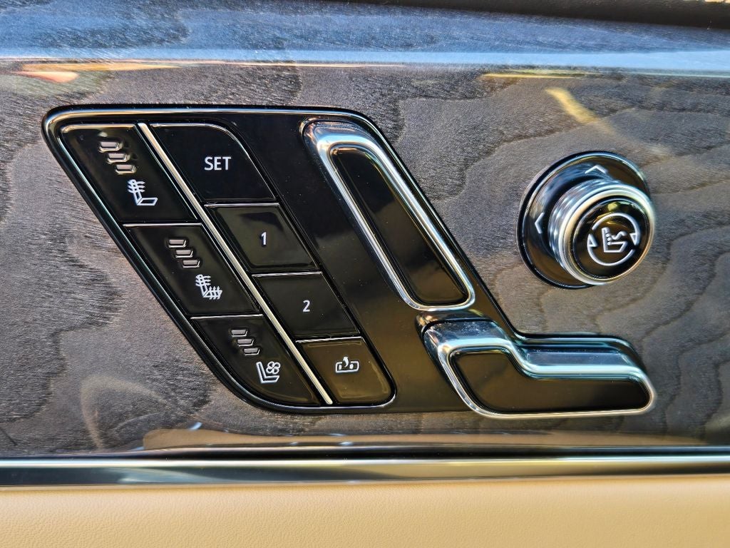 2025 Cadillac ESCALADE IQ Luxury 2