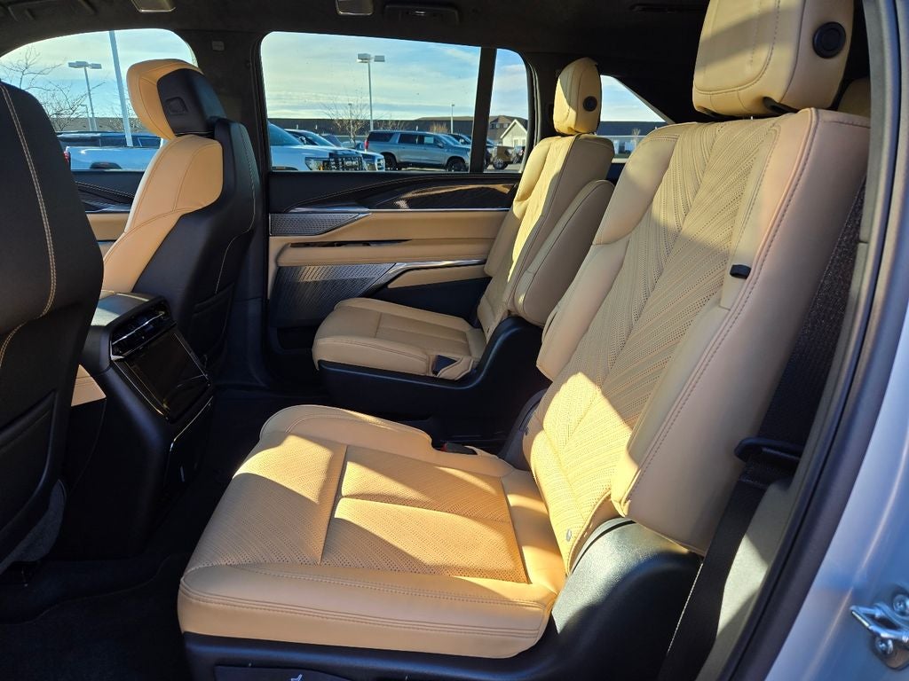 2025 Cadillac ESCALADE IQ Luxury 2