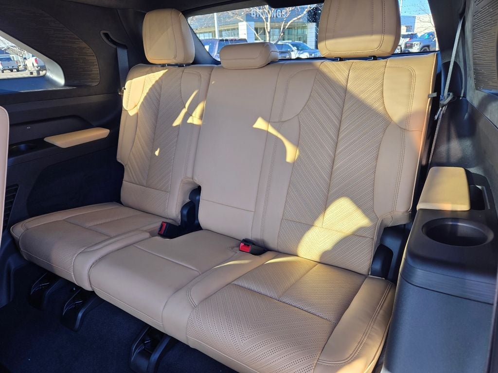 2025 Cadillac ESCALADE IQ Luxury 2