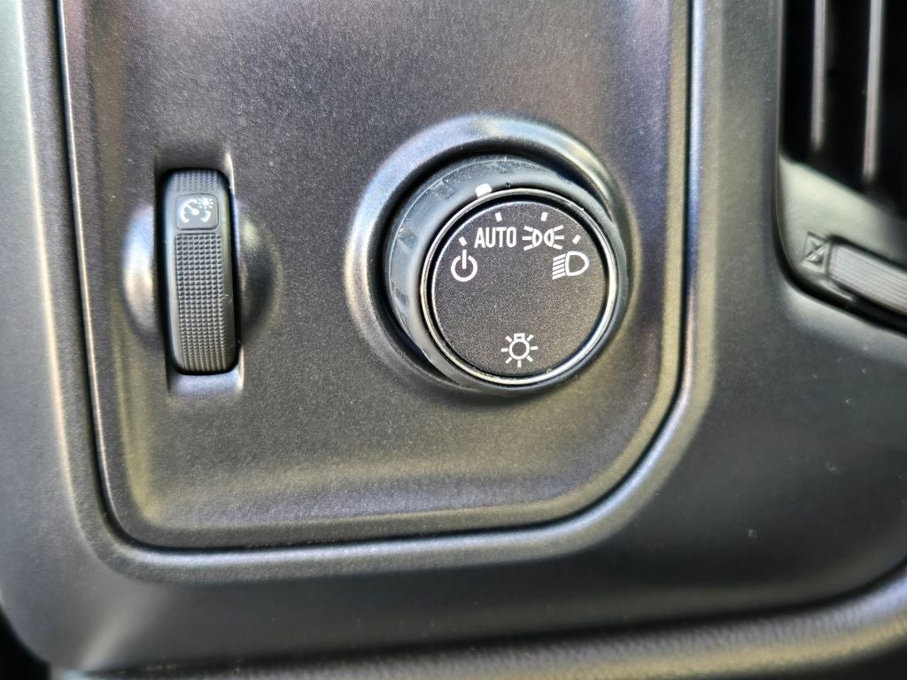 2018 Chevrolet Silverado 1500 Custom