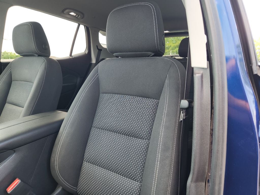 2023 GMC Terrain SLE - Photo 11