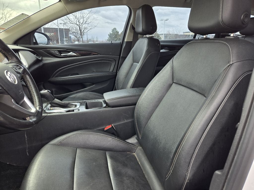 2018 Buick Regal TourX Essence