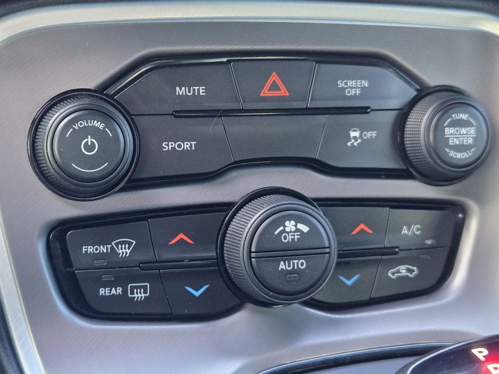 2022 Dodge Challenger SXT