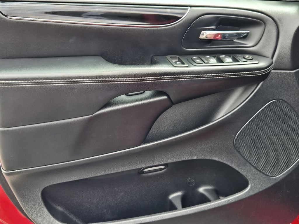 2016 Dodge Grand Caravan SXT Plus
