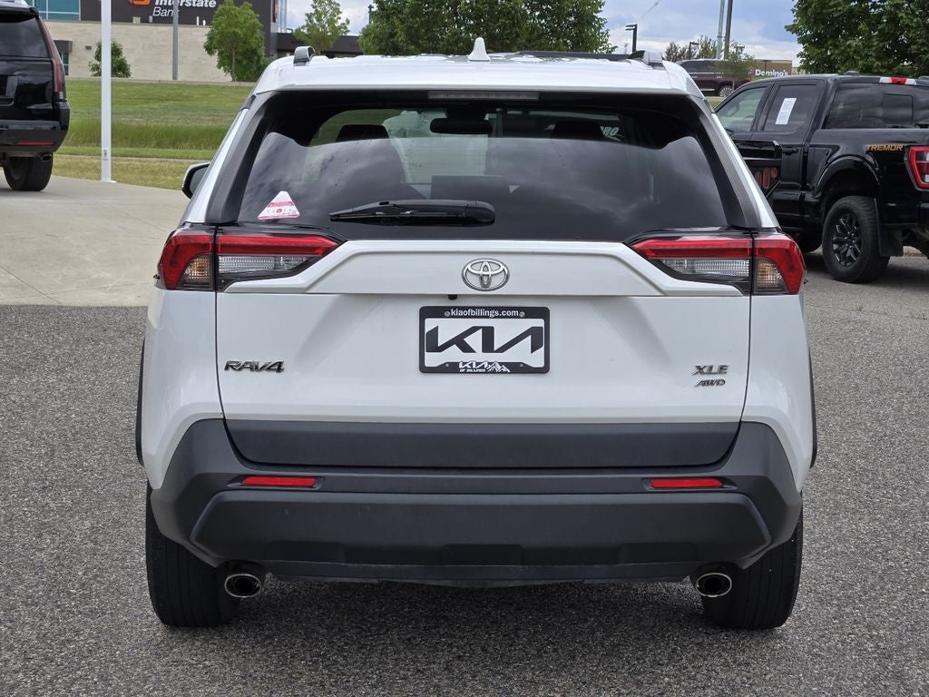 2022 Toyota RAV4 XLE