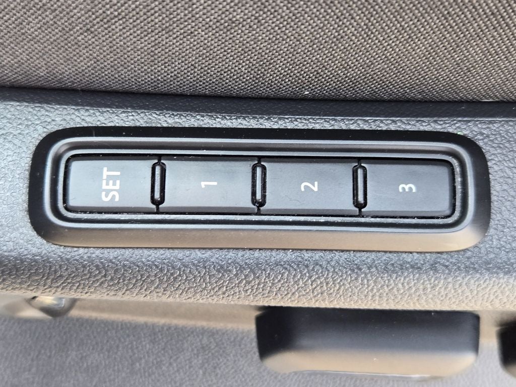 2022 Volkswagen Tiguan SEL R-Line