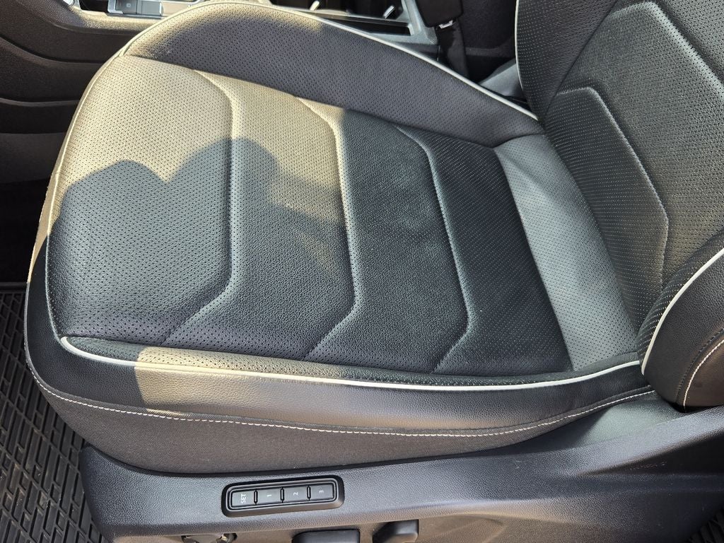 2022 Volkswagen Tiguan SEL R-Line