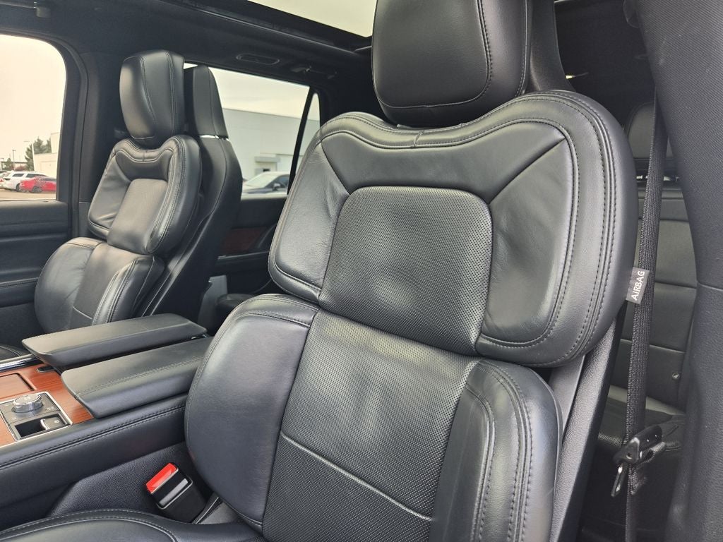 2022 Lincoln Navigator L Reserve