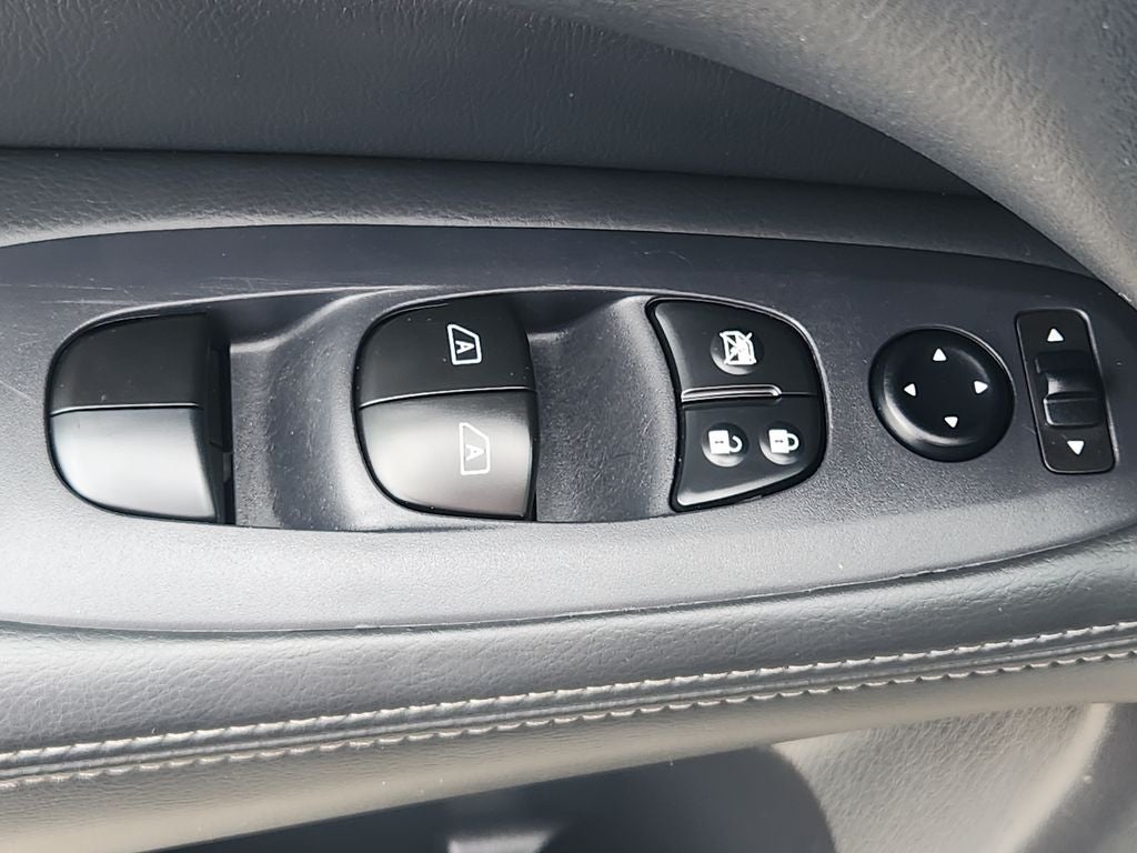 2017 Nissan Pathfinder Platinum