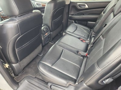 2017 Nissan Pathfinder Platinum