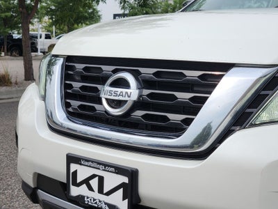 2017 Nissan Pathfinder Platinum