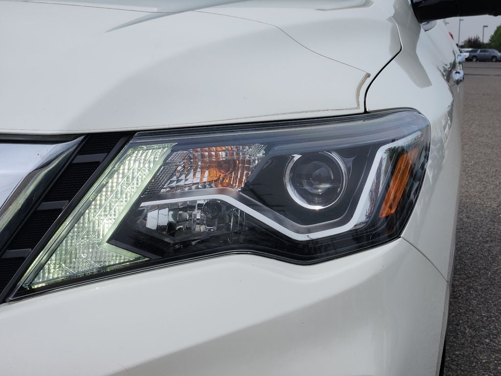 2017 Nissan Pathfinder Platinum
