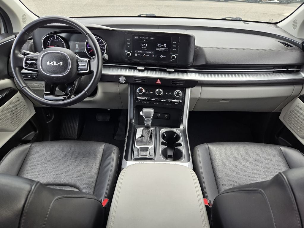 2023 Kia Carnival LX