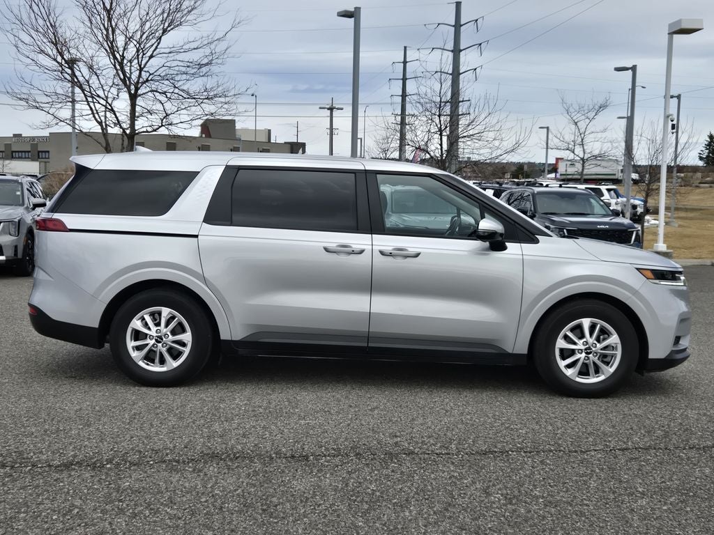 2023 Kia Carnival LX