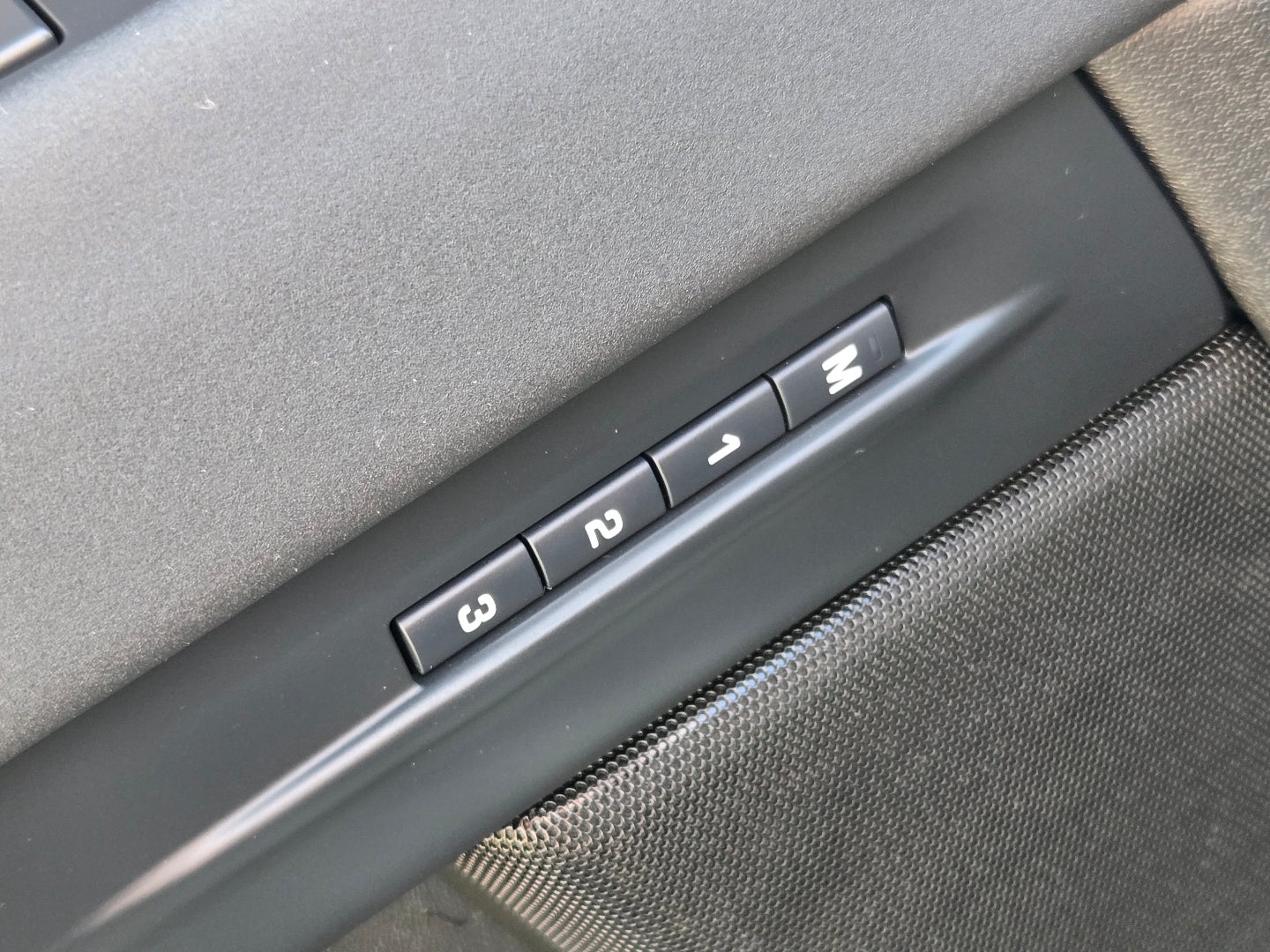 2025 Land Rover Range Rover Evoque Core S