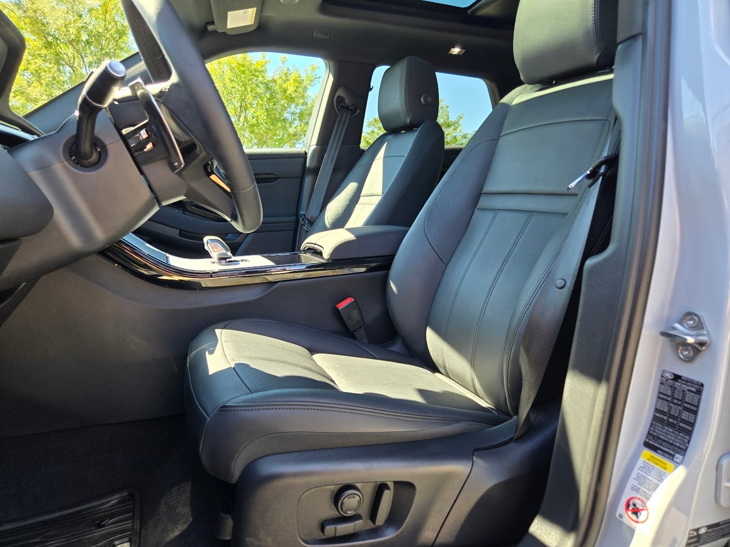 2025 Land Rover Range Rover Evoque Core S